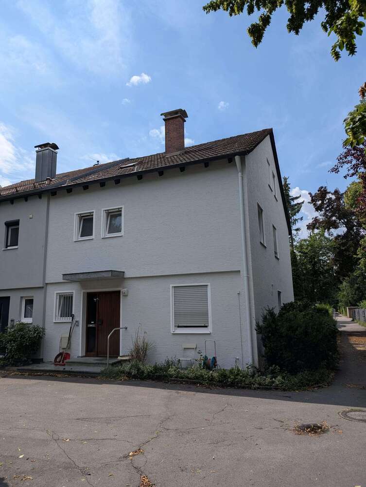 Haus zum Mieten in Augsburg 1.800 € 160 m²