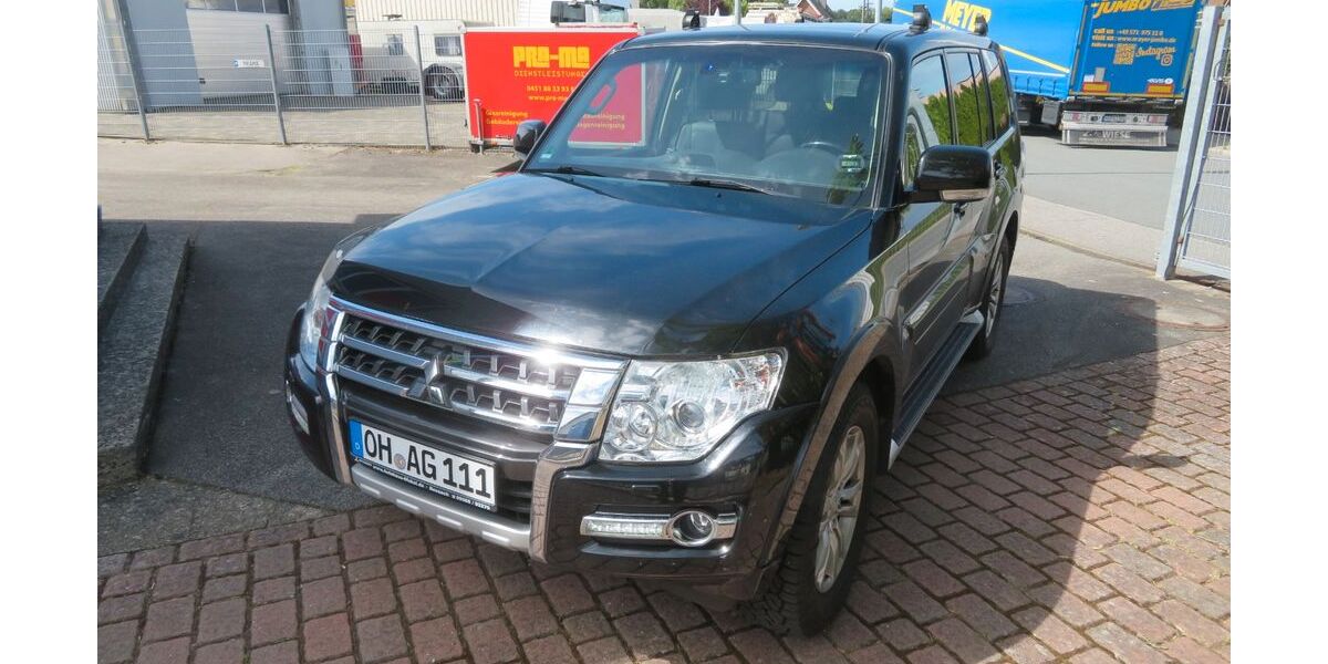 Mitsubishi Pajero 98.000 km 28.900 &euro; Stockelsdorf 23617