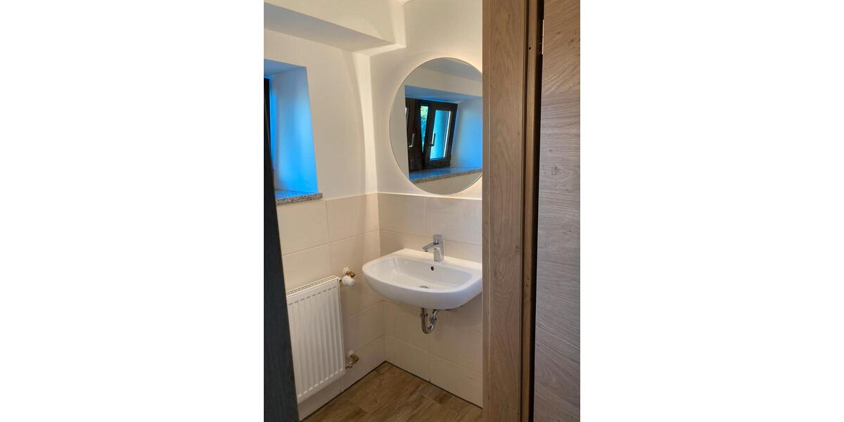 Etagenwohnung Pfarrkirchen - 7 Zimmer, 180 m&sup2;, 1.500&euro; | Angebot:26368933