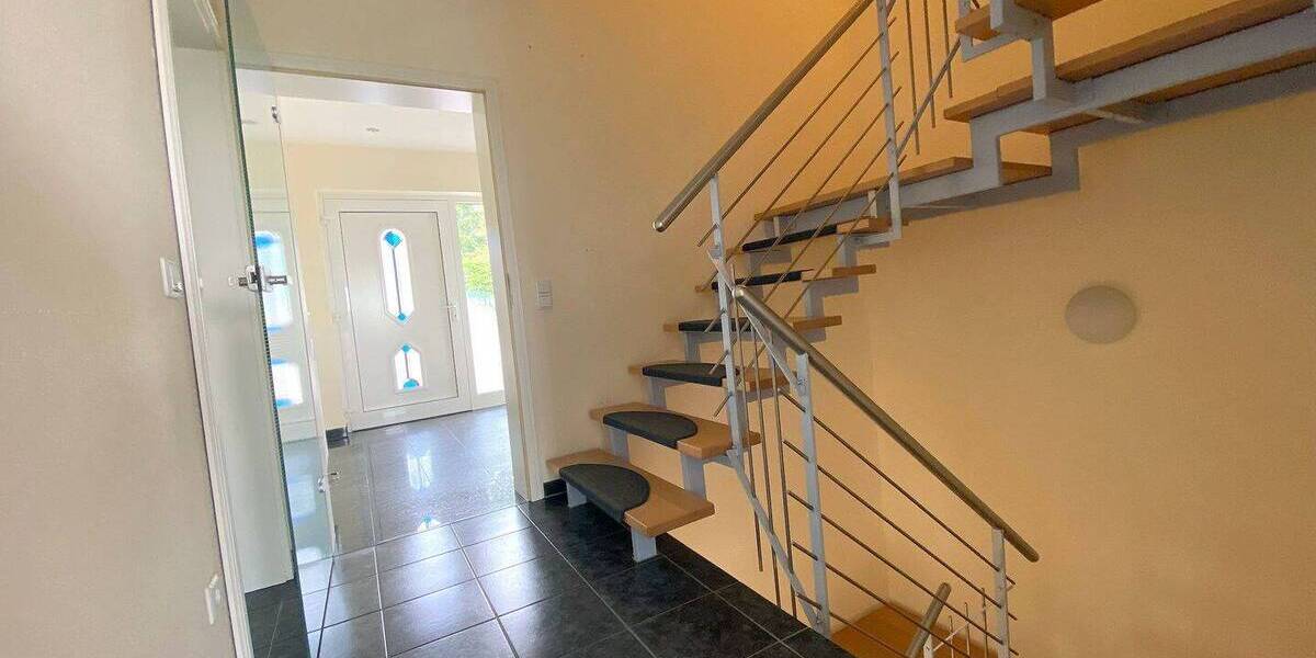 Mehrfamilienhaus, Wohnhaus Mayen Kürrenberg - 6 Zimmer, 135 m&sup2;, 1.200&euro; | Angebot:25747874