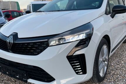 Renault Clio 30.755 km 14.690 &euro; München 81829