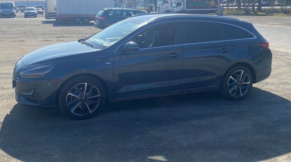 i30