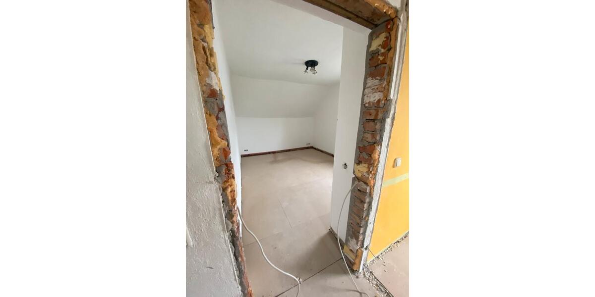 Doppelhaushälfte Weißenfels - 7 Zimmer, 120 m&sup2;, 125.000&euro; | Angebot:26982561
