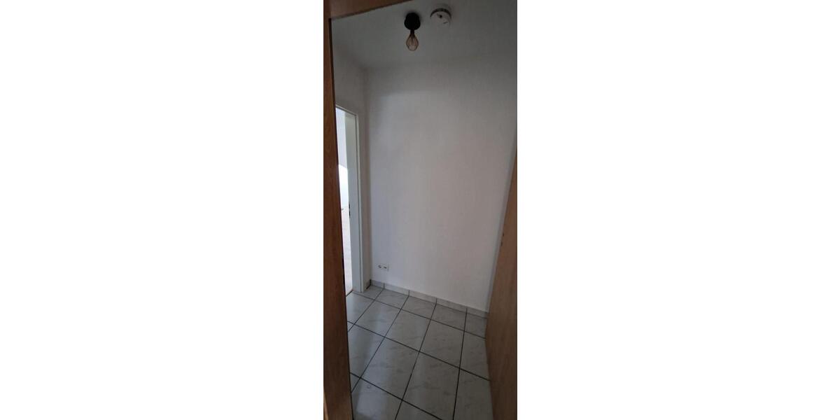 Etagenwohnung Glauchau - 4 Zimmer, 85 m&sup2;, 420&euro; | Angebot:26676975