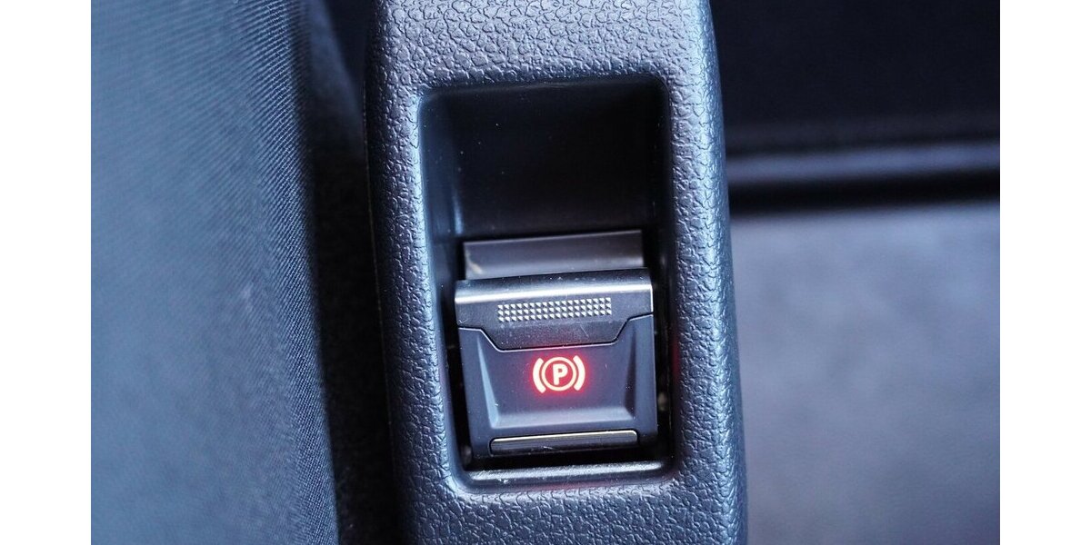 Fiat Scudo MultiCab L3 145 AT/ Vollausstattung + AHK 47.642 km 29.393 &euro; Münchenbernsdorf 07589