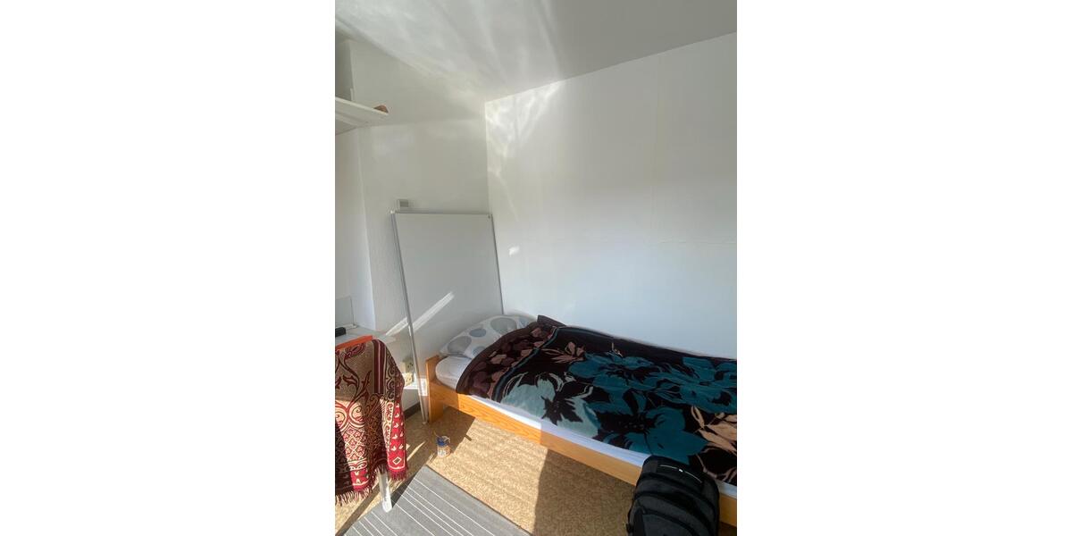 Dachgeschoßwohnung Aachen Aachen-Mitte - 1 Zimmer, 15 m&sup2;, 318&euro; | Angebot:26669618