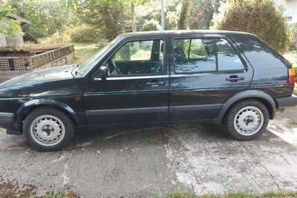 VW Golf 121.211 km 2.300 &euro; Tacherting 83342