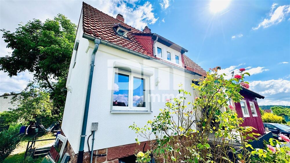 Kernsaniertes Einfamilienhaus mit Doppelgarage, großem Garten und Home-Office-Oase - Einfamilienhaus Schwalmstadt | Angebot:27053931