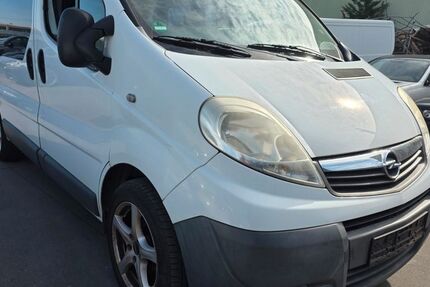 Opel Vivaro 299.000 km 6.200 € Moers 47441