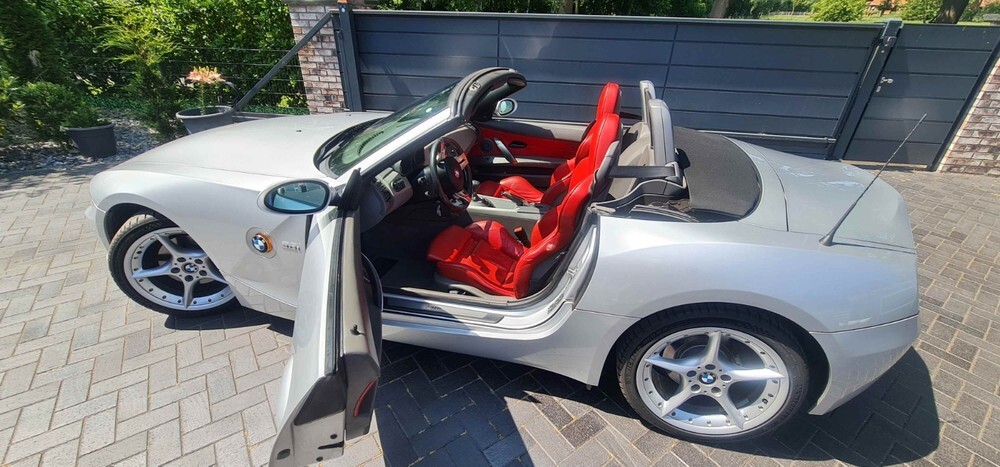 BMW Z4 125.600 km 13.500 € Blender 27337