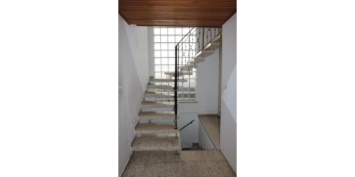 Einfamilienhaus Mehren - 7 Zimmer, 223 m&sup2;, 190.000&euro; | Angebot:26837980