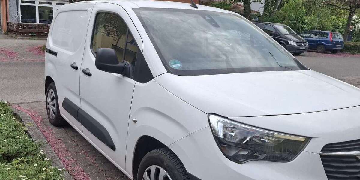 Opel Combo 98.000 km 12.500 &euro; München, Landeshauptstadt 81479