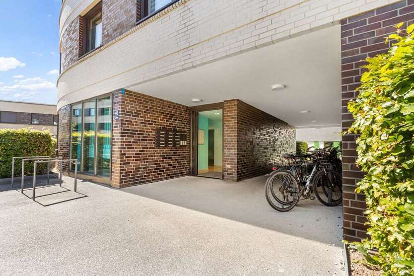 Schmuckstück aus erster Hand | Lift, Einzel-Stellplatz, tolle Ausstattung... 2 zimmer