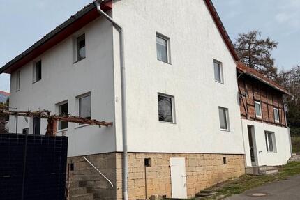 Haus Bad Gandersheim - 8 Zimmer, 245 m&sup2;, 265.000&euro; | Angebot:26260793