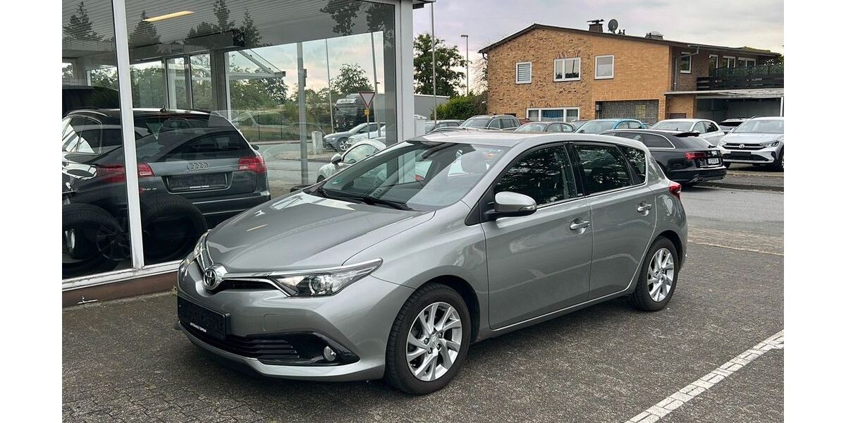 Toyota Auris 118.000 km 9.200 &euro; Bielefeld 33689