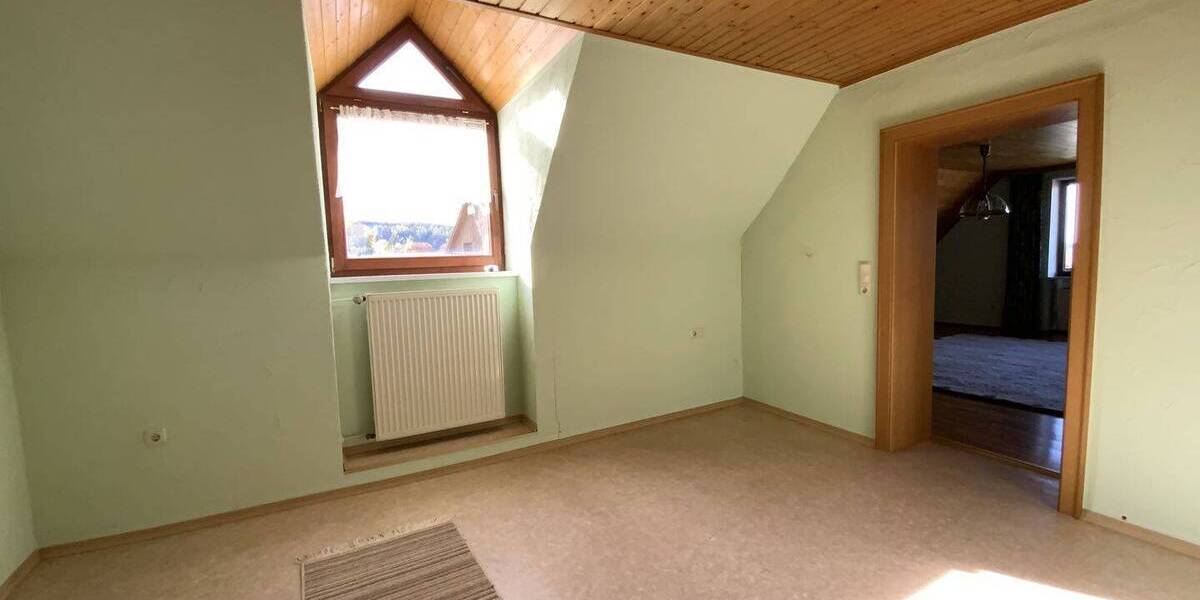 Einfamilienhaus Oberviechtach - 8 Zimmer, 190 m&sup2;, 255.000&euro; | Angebot:25984404