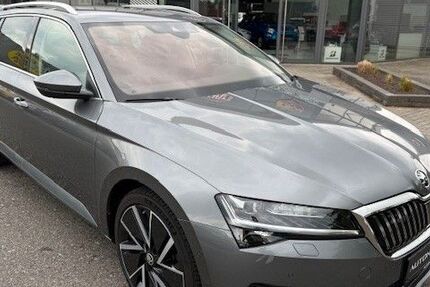 Skoda Superb 20.300 km 29.999 &euro; Leer 26789