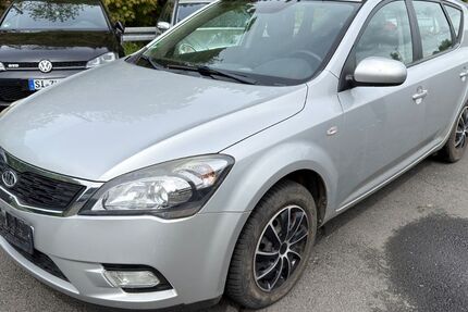 Kia ceed Sportswagon 228.000 km 3.999 &euro; Freudenberg 57258