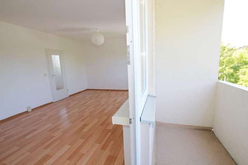 Wohnung zum Mieten in Suhl 347,66 € 52.37 m²