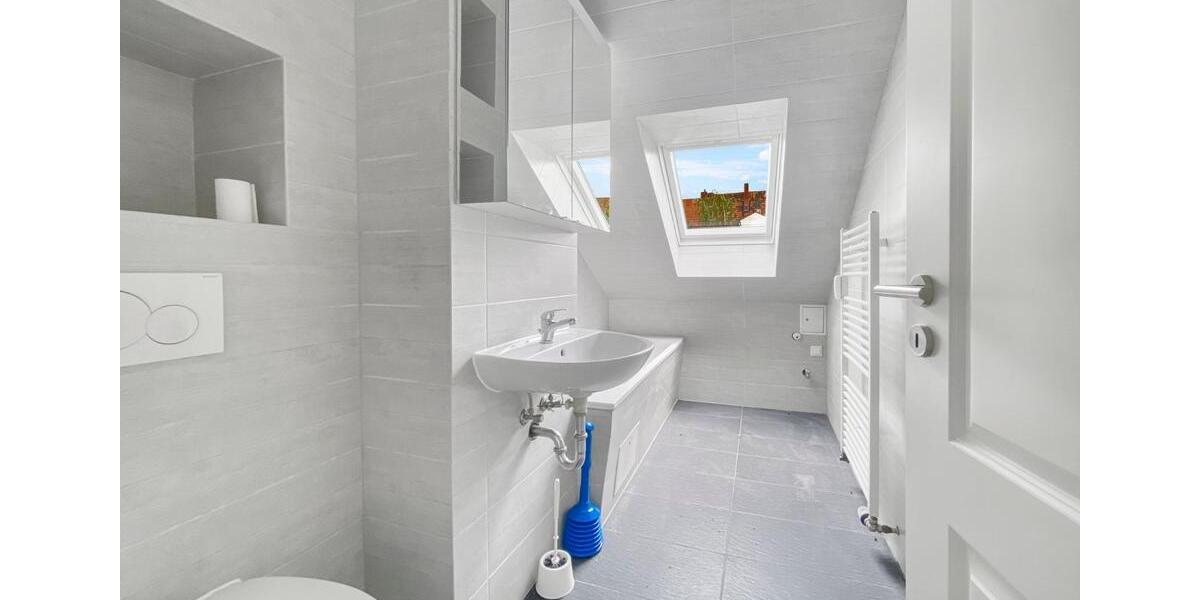 Dachgeschoßwohnung Hannover Herrenhausen-Stöcken - 3 Zimmer, 55 m&sup2;, 159.000&euro; | Angebot:24432372