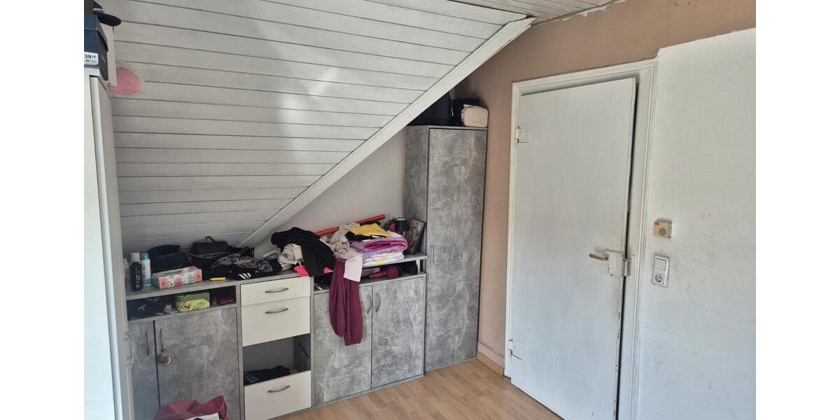 Dachgeschoßwohnung Nürtingen - 3 Zimmer, 65 m&sup2;, 1.150&euro; | Angebot:26480217