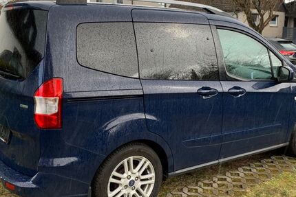 Ford Tourneo Courier 155.392 km 4.500 &euro; Glinde 21509