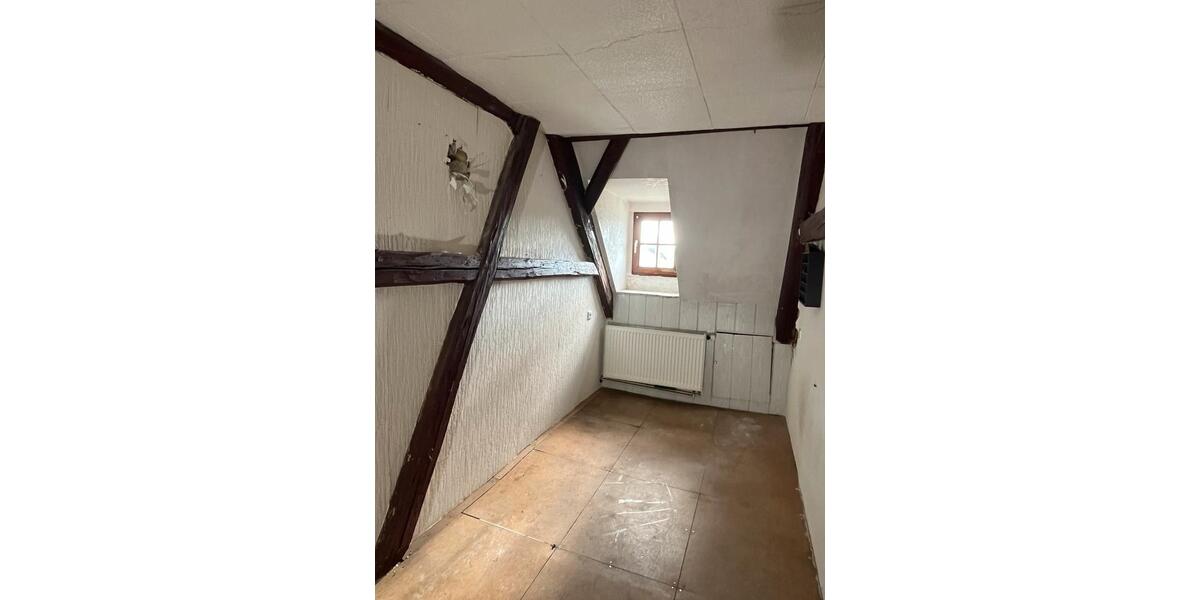 Reihenhaus Wolkenstein - 8 Zimmer, 200 m&sup2;, 78.000&euro; | Angebot:26517544