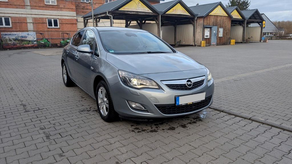 Opel Astra 106.415 km 7.900 &euro; Linden 35440