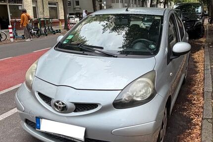 Toyota Aygo (X) 115.000 km 2.400 &euro; Berlin 12101