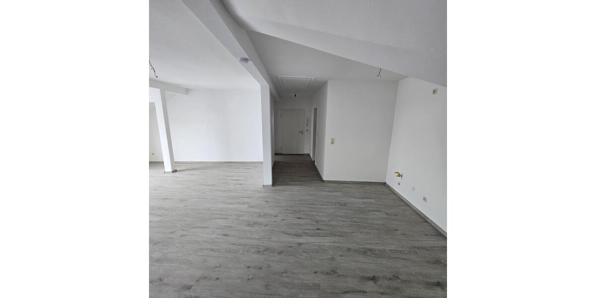 Dachgeschoßwohnung Riedstadt - 3 Zimmer, 75 m&sup2;, 990&euro; | Angebot:26547045