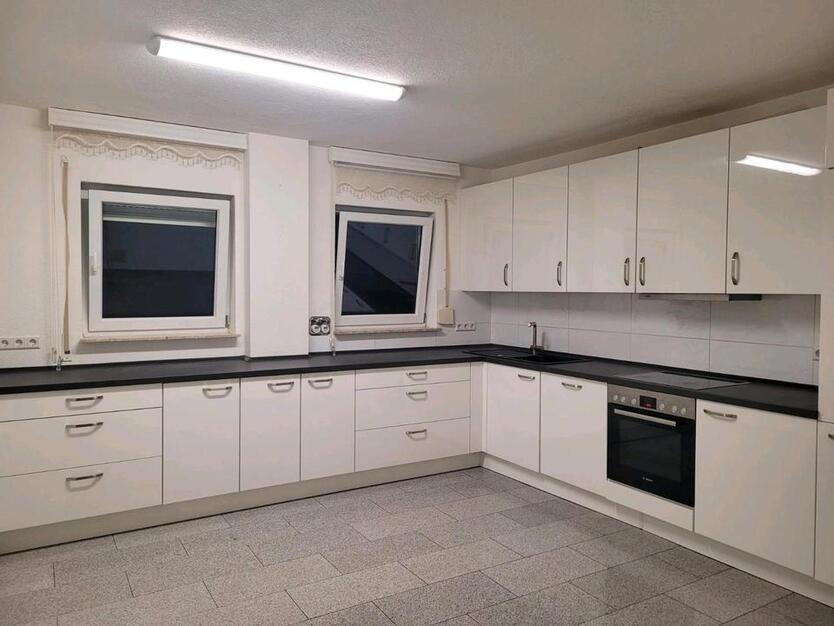 4 Zimmerwohnung 92qm² mit Balkon und zwei PKW Stellplätze zimmer