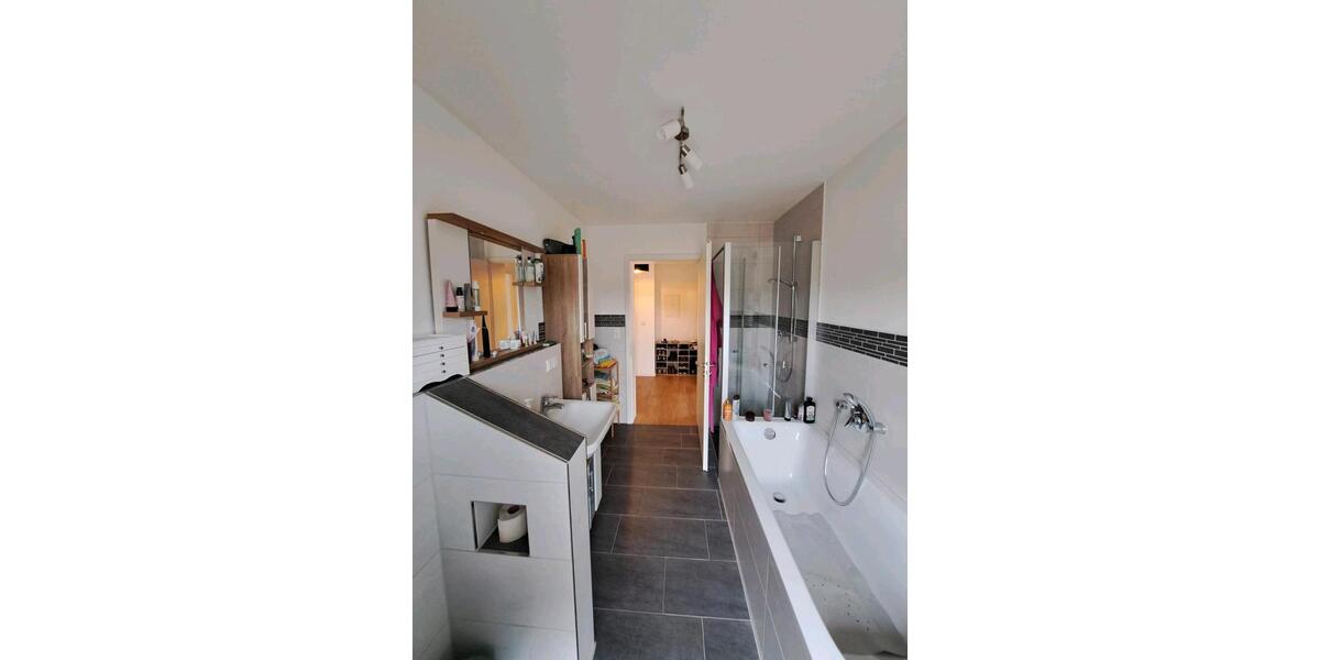 Dachgeschoßwohnung Langquaid - 2 Zimmer, 61 m&sup2;, 275.000&euro; | Angebot:25509886