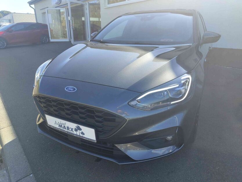Ford Focus 121.900 km 15.490 € Berglicht 54426