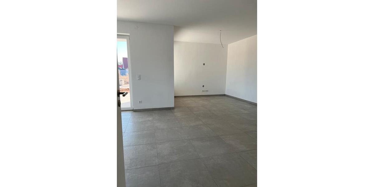 Doppelhaushälfte Windsbach - 5.5 Zimmer, 155 m&sup2;, 1.950&euro; | Angebot:26131452
