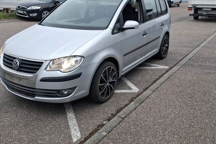 VW Touran 287.000 km 1.499 &euro; Baden-Württemberg - Sachsenheim 74343