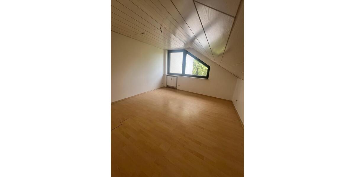 Dachgeschoßwohnung Heiligenhaus - 3 Zimmer, 106 m&sup2;, 900&euro; | Angebot:24337983
