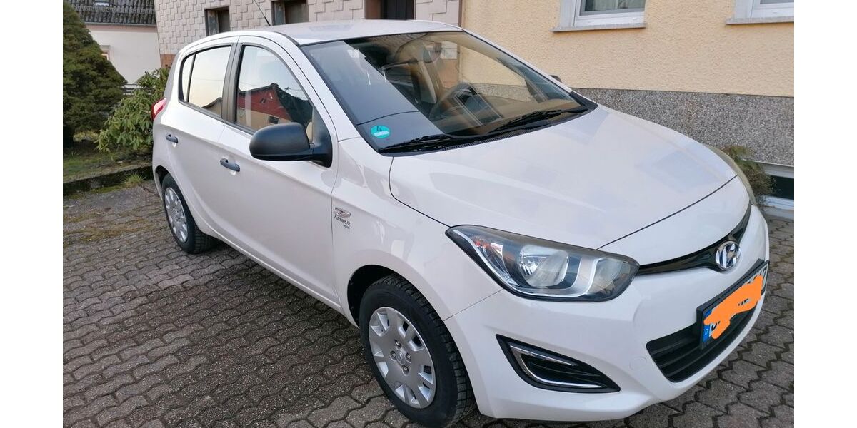 Hyundai i20 86.000 km 4.600 &euro; Lebach 66822