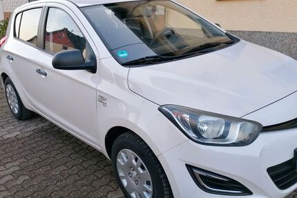 Hyundai i20 86.000 km 4.900 &euro; Lebach 66822