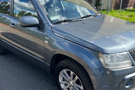 Suzuki Grand Vitara 181.000 km 2.950 € Berlin 12057