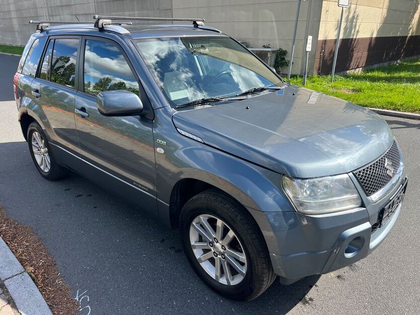 Suzuki Grand Vitara 181.000 km 2.950 € Berlin 12057