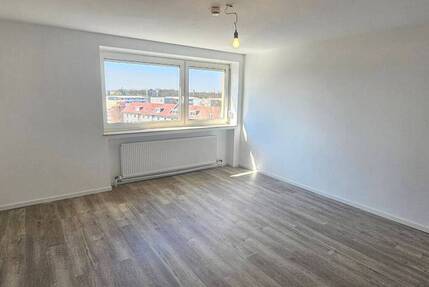 Top renoviert - Attraktive 1 Zimmer Wohnung mit Einbauküche und herrlichen Aussichten