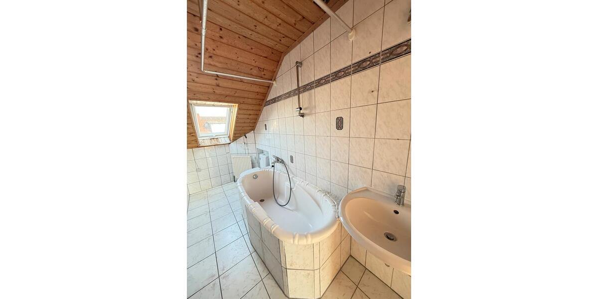 Etagenwohnung Karlsruhe Hagsfeld - 5 Zimmer, 110 m&sup2;, 1.500&euro; | Angebot:26161281