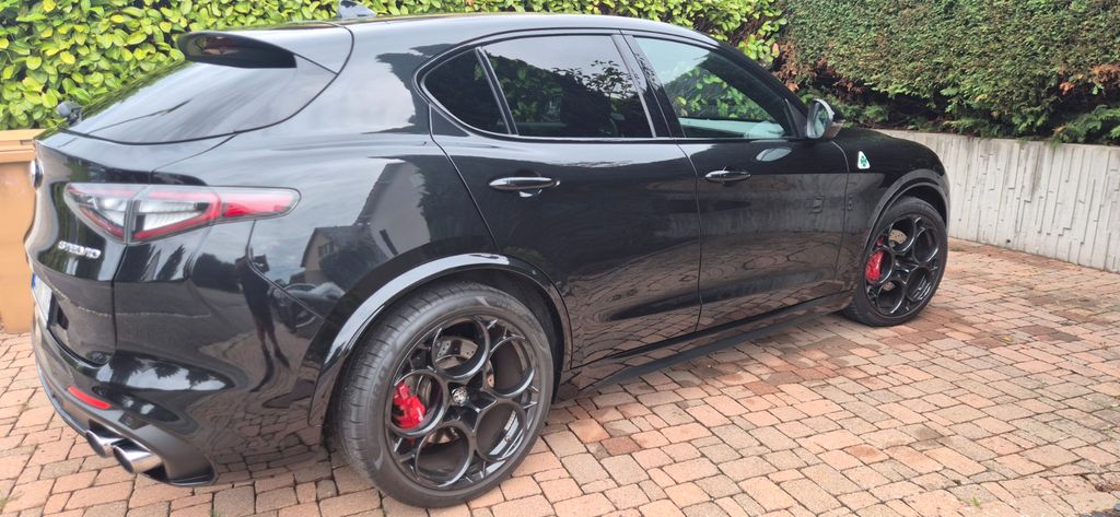 Alfa Romeo Stelvio 52.000 km 49.000 &euro; weil am rhein 79576