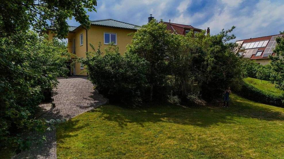 Wohnen im Grünen mit Wassernähe - Traumhaus mit Potenzial zur Zweiteilung