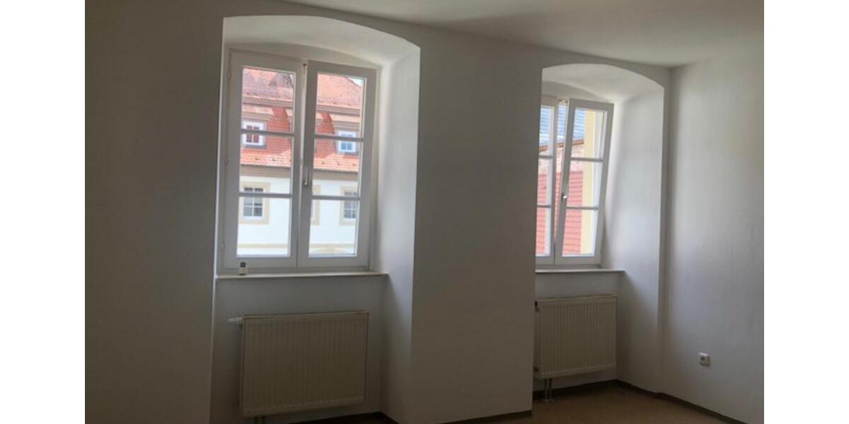 Etagenwohnung Bad Königshofen im Grabfeld - 3 Zimmer, 81 m&sup2;, 550&euro; | Angebot:24626459