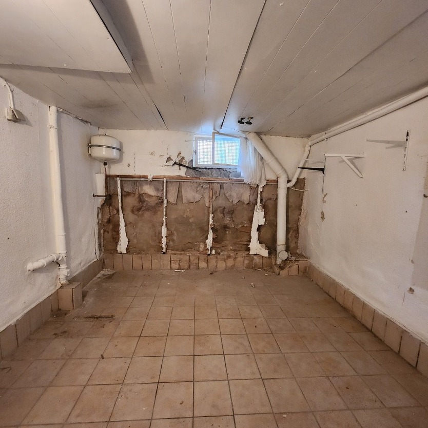 Helles Einfamilienhaus mit Potential nahe idyllischer Weinstraße und gefragter Metropolregion
