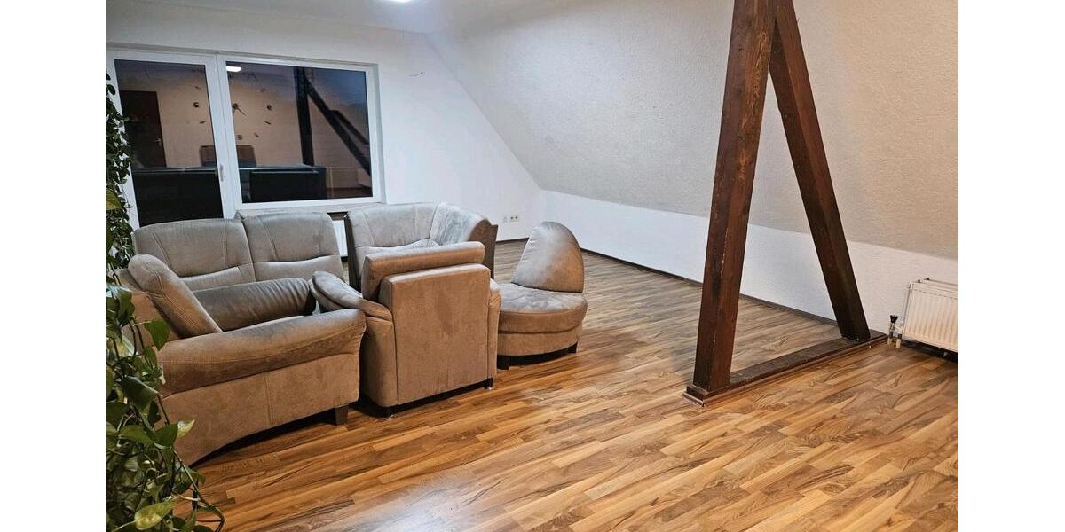 Etagenwohnung Uelzen - 3 Zimmer, 90 m&sup2;, 1.020&euro; | Angebot:26043010