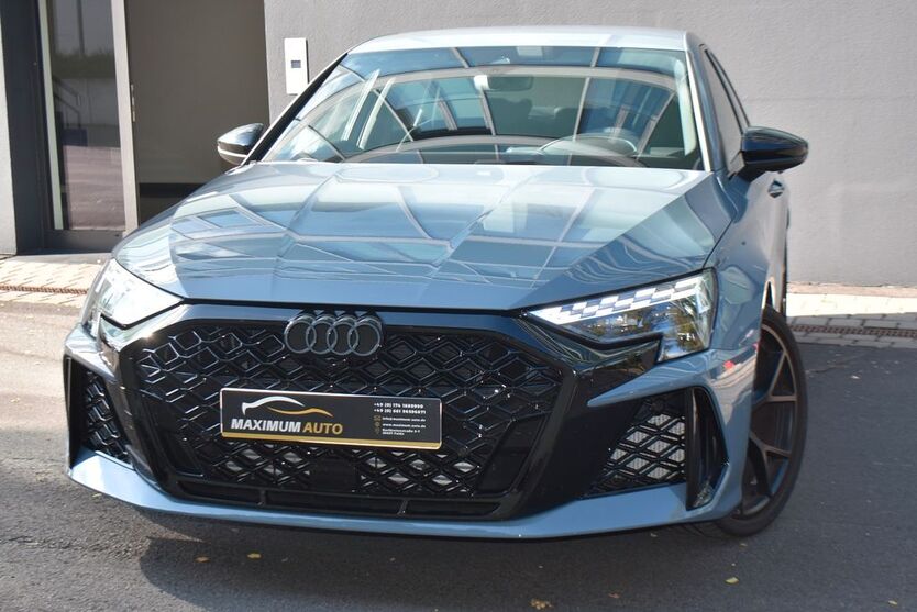 Audi RS3 1.977 km 67.740 € Fulda 36037