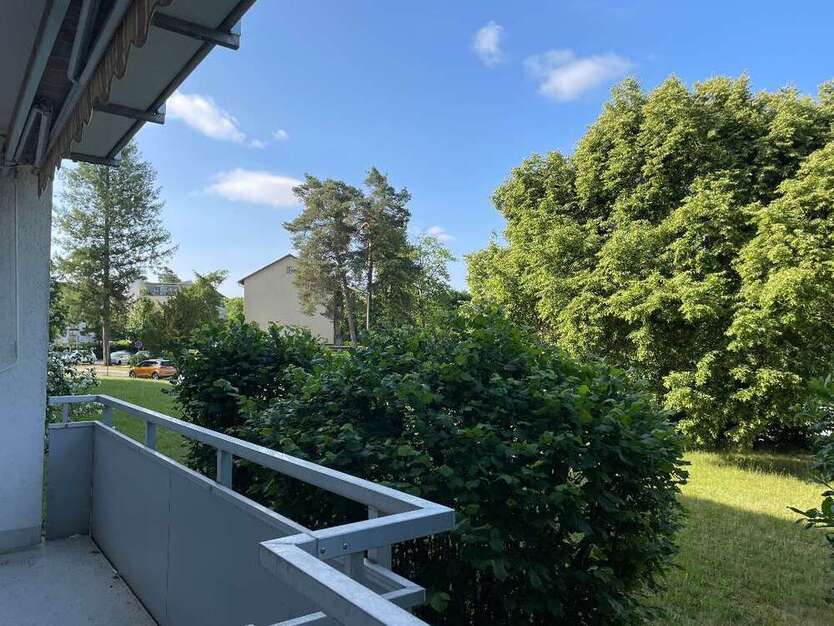 Wohnung zum Mieten in Erlangen 884,36 € 90.14 m²