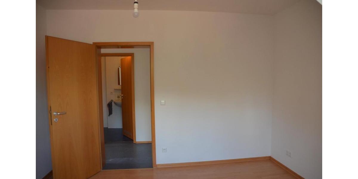 Dachgeschoßwohnung Freilassing - 2 Zimmer, 63 m&sup2;, 285.000&euro; | Angebot:27116817